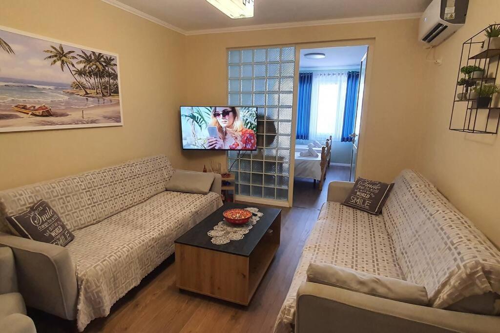 Center Apartment Тирана Екстериор снимка